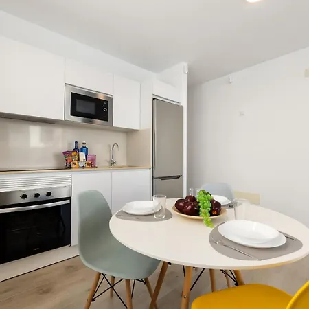 Merlin 14 V1 Apartman *